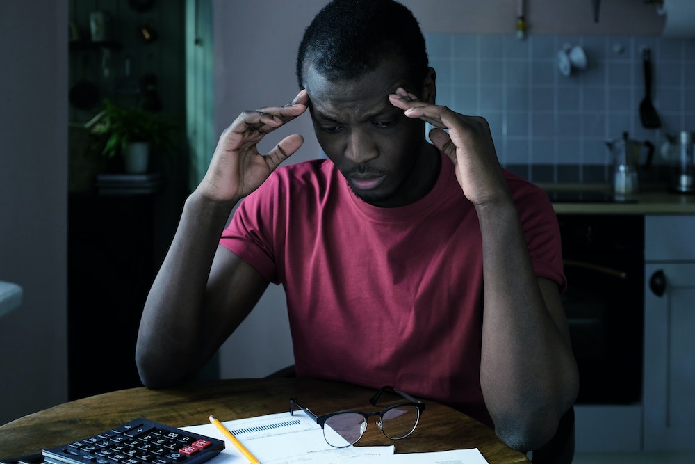 Gérer efficacement les factures impayées : Stratégies juridiques et commerciales