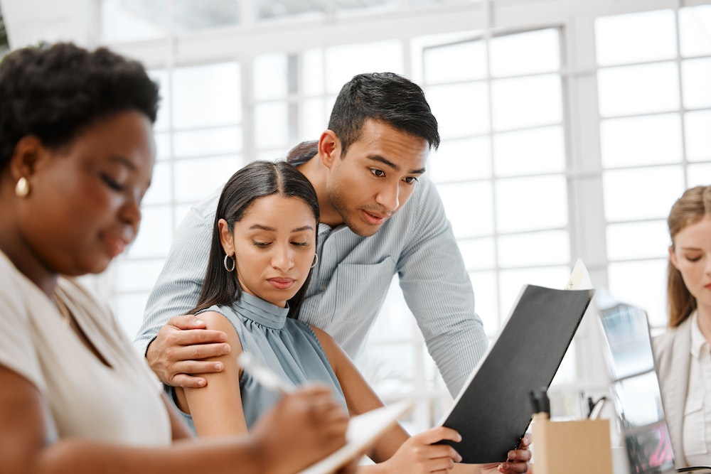 Harcèlement au travail : comment le reconnaître et agir en conséquence